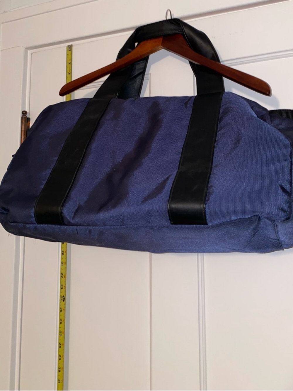 Duffel bag in navy and black